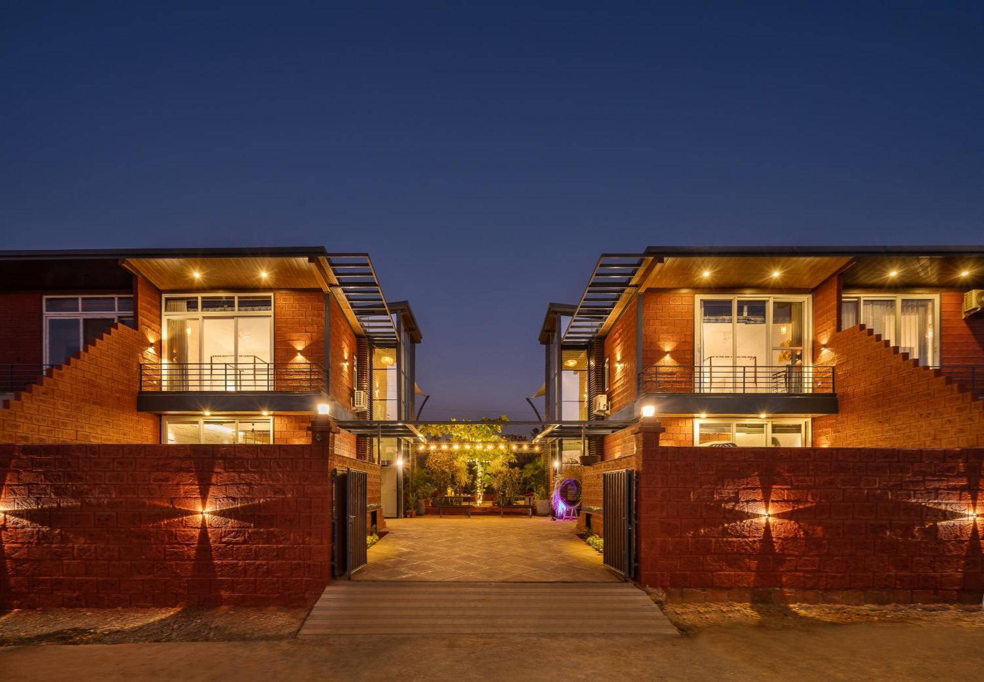 Saffronstays Calvin - 3 Bedroom Pool Villa In Лонавала Екстериор снимка