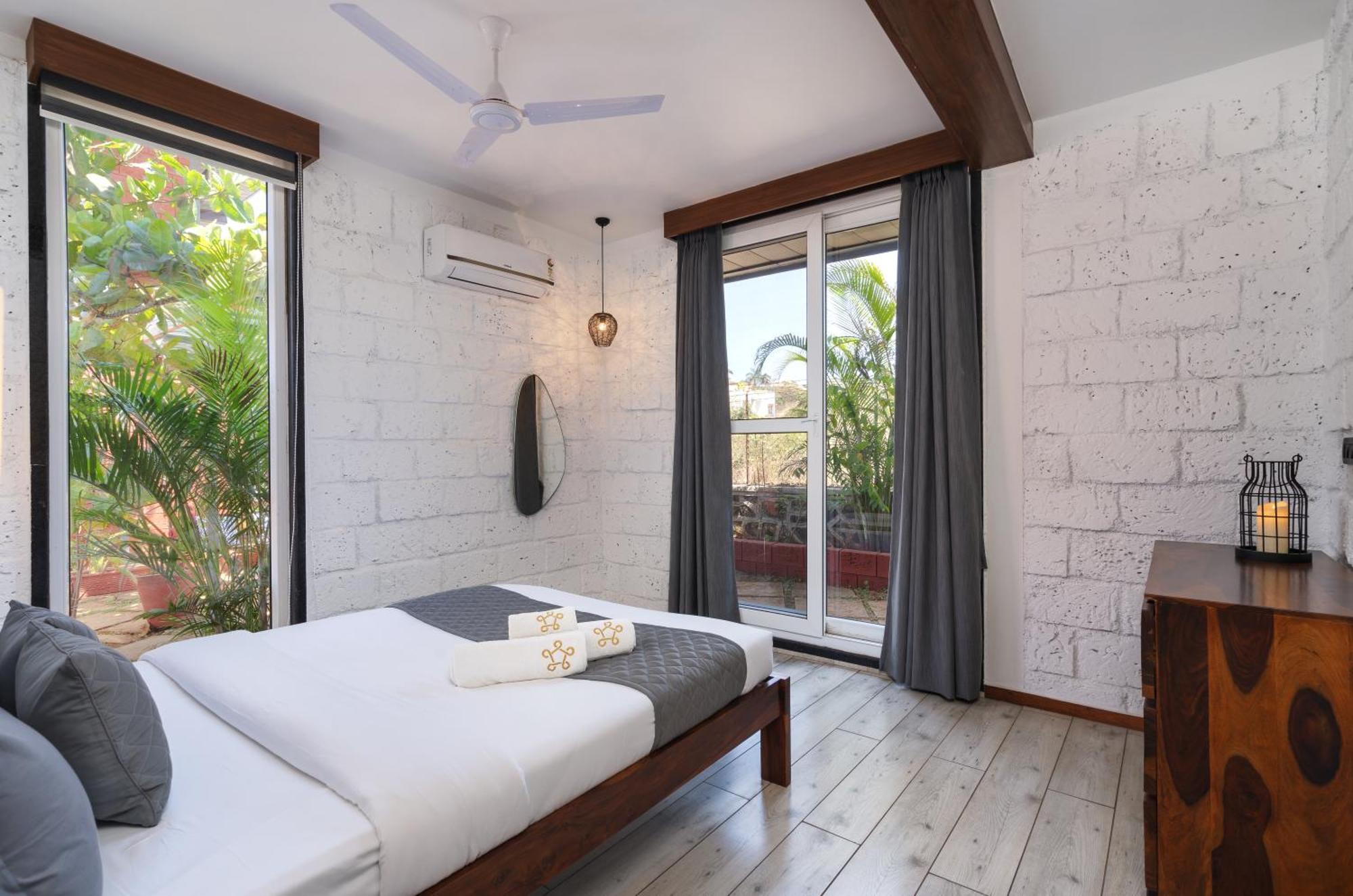 Saffronstays Calvin - 3 Bedroom Pool Villa In Лонавала Екстериор снимка
