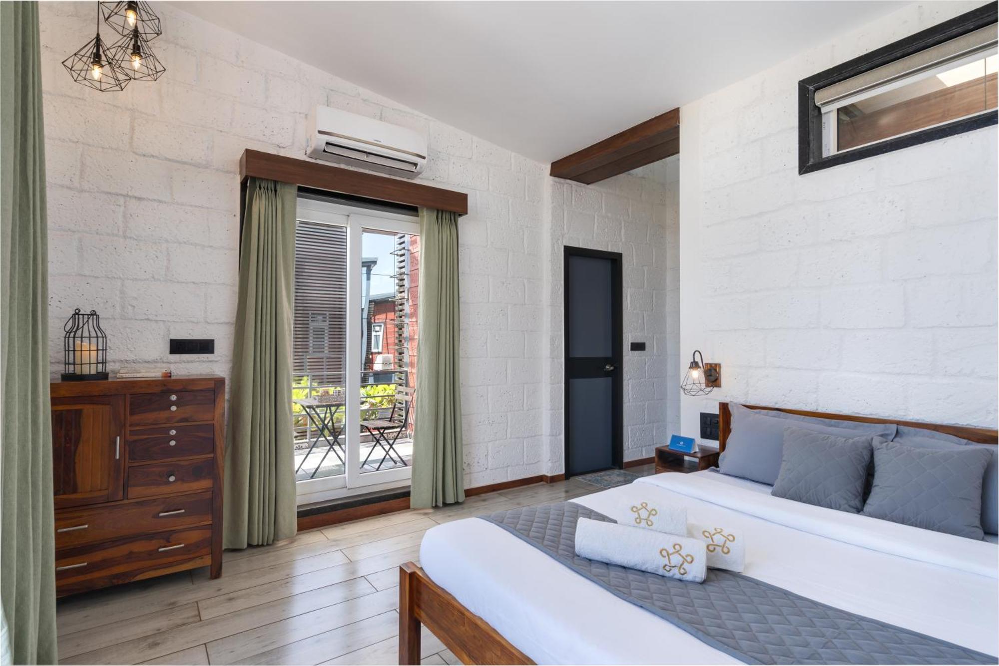 Saffronstays Calvin - 3 Bedroom Pool Villa In Лонавала Екстериор снимка