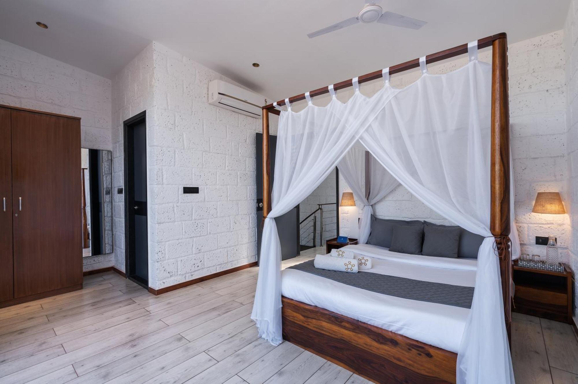 Saffronstays Calvin - 3 Bedroom Pool Villa In Лонавала Екстериор снимка