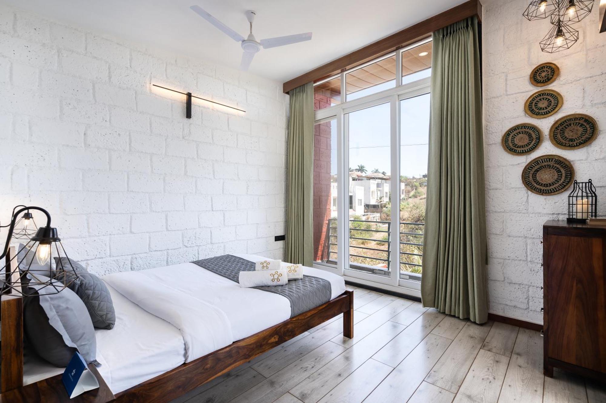Saffronstays Calvin - 3 Bedroom Pool Villa In Лонавала Екстериор снимка